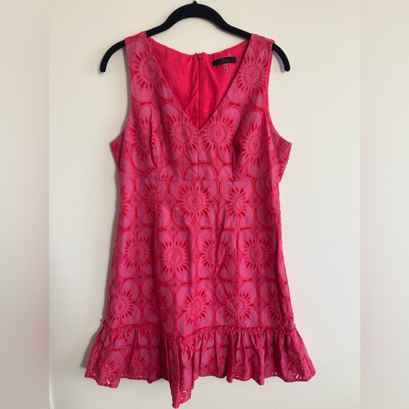 Trina Turk Dresses & Skirts - Trina Turk Hot Pink Floral Lace Mini Dress